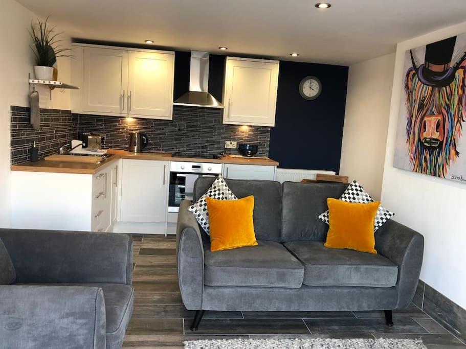 Mumbles - Modern Apartment With Panoramic Sea Views Oystermouth Екстер'єр фото