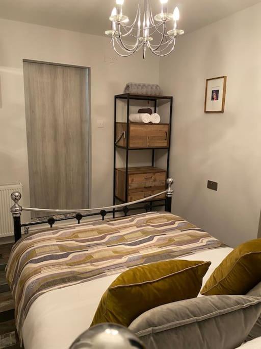 Mumbles - Modern Apartment With Panoramic Sea Views Oystermouth Екстер'єр фото