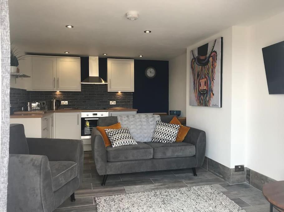 Mumbles - Modern Apartment With Panoramic Sea Views Oystermouth Екстер'єр фото