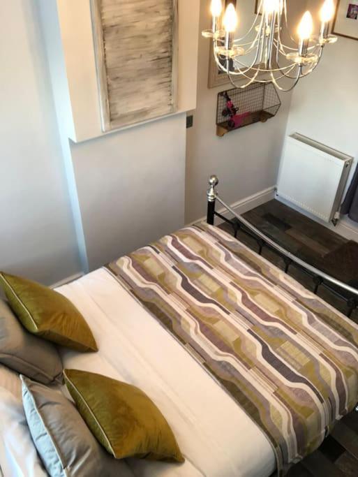 Mumbles - Modern Apartment With Panoramic Sea Views Oystermouth Екстер'єр фото