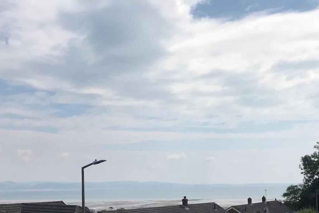 Mumbles - Modern Apartment With Panoramic Sea Views Oystermouth Екстер'єр фото