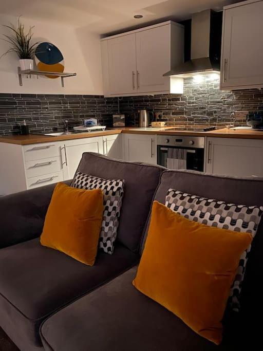 Mumbles - Modern Apartment With Panoramic Sea Views Oystermouth Екстер'єр фото